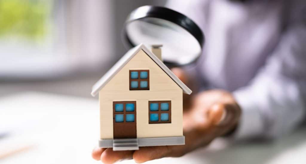 O atraso na entrega de imóveis adquiridos na planta é uma situação frequente no Brasil ocasionando um número elevado de ação judicial